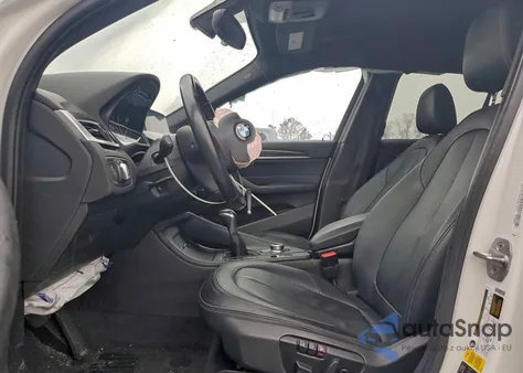 2018 BMW X1 xDrive28I z USA, uszkodzony, nr VIN WBXHT3C38J5K23413